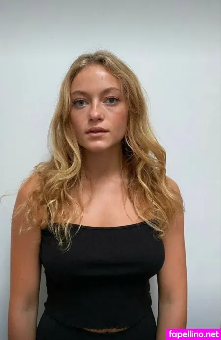 Amelia Larsen Main Profile Photo