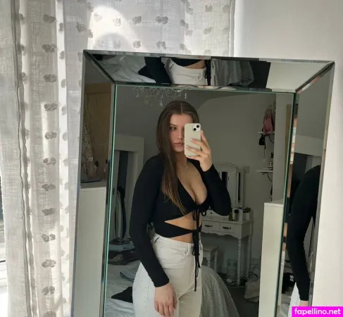 Amelia Mae Cooper OnlyFans Thumbnail #Cosr3TY9xz