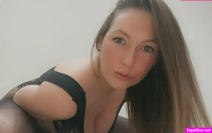 Amelia Rose69 OnlyFans Thumbnail #1YhSjWQUAI