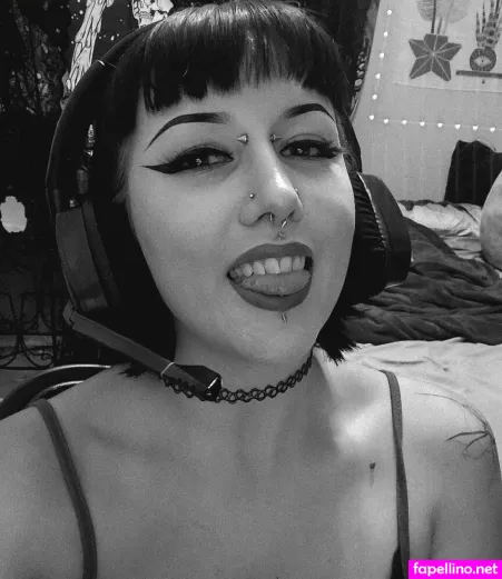 Ameliachimaera OnlyFans Thumbnail #9R8EL8j9kz