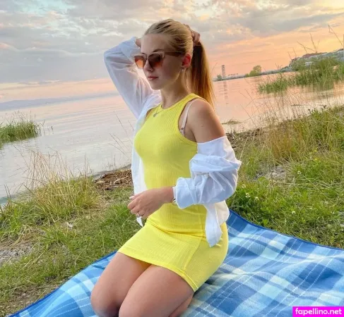 Amelie Ay OnlyFans Thumbnail #h4QEqaDdMk