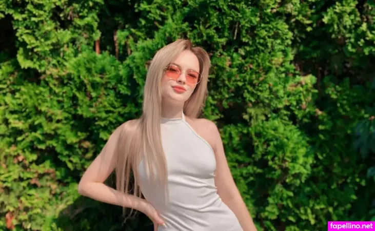 Amelie Bloom OnlyFans Thumbnail #m5eyLKwspE