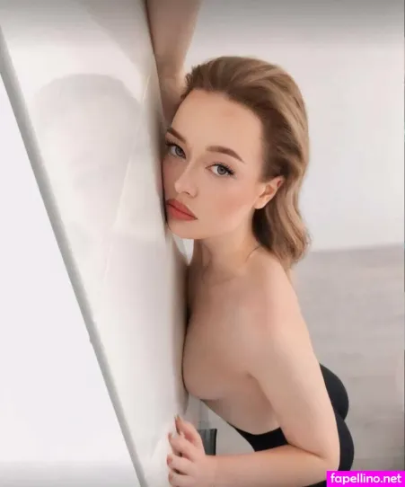 Amelie Bloom OnlyFans Thumbnail #z9tMxFYD5N