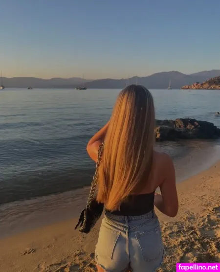 Amelie Dilla OnlyFans Thumbnail #DGP6zxOQ7R