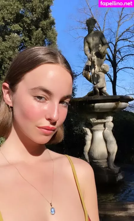 Amelie Manzoli OnlyFans Thumbnail #JnJuc5tdna