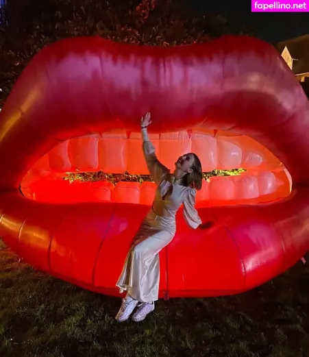 Amelie Manzoli OnlyFans Thumbnail #KfjEUk8JGE