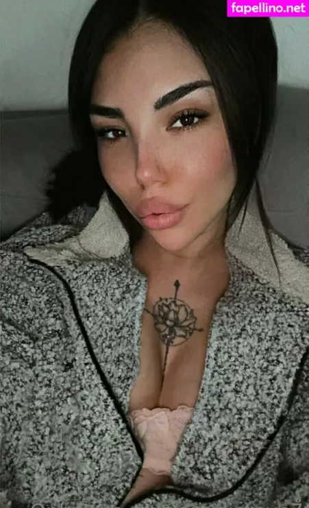 Ameliereve7 OnlyFans Thumbnail #05IybkbShu