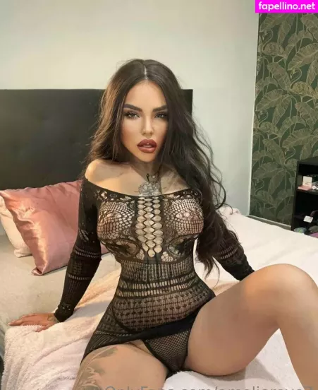 Ameliereve7 OnlyFans Thumbnail #f2Ov4AbviV