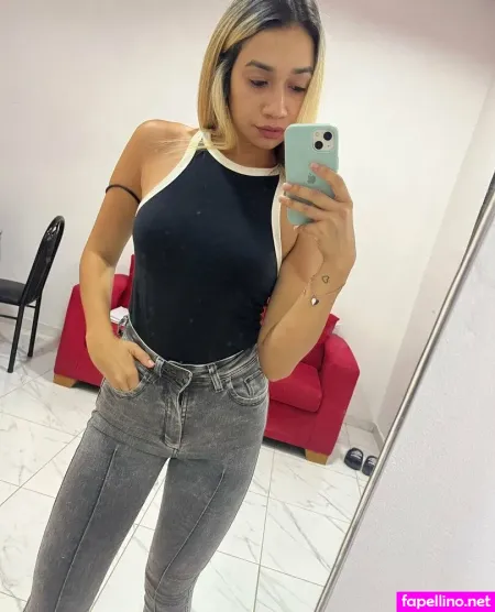 Ameliesmith15 OnlyFans Thumbnail #9BQpm6WL19