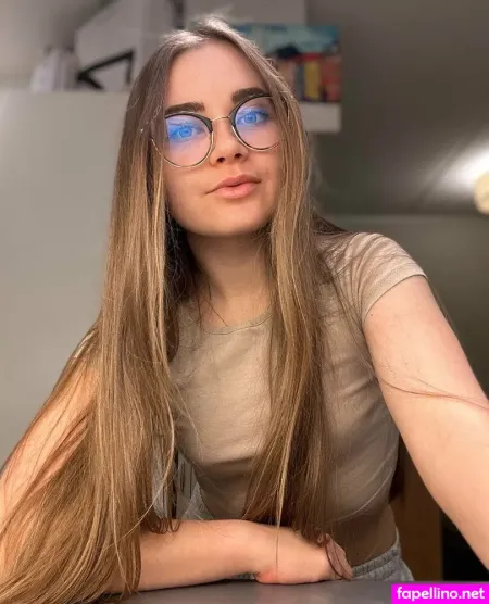 Amely Syavo OnlyFans Thumbnail #CYYyhJk48B