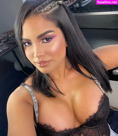 Amelyd OnlyFans Thumbnail #M7tdVYGzzS