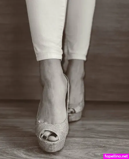 Ami Feetness OnlyFans Thumbnail #OfpXFawBZG