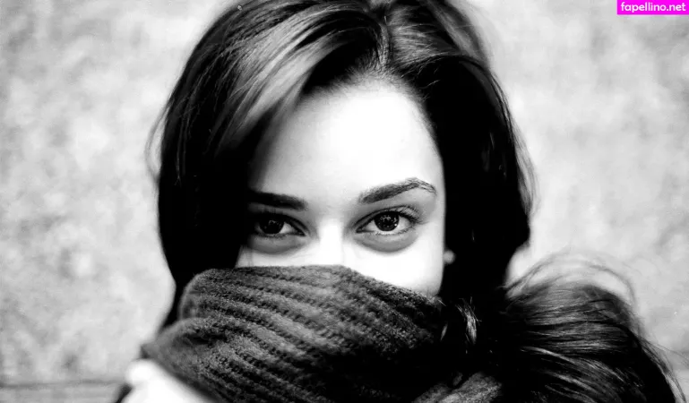 Amina Khalil OnlyFans Thumbnail #b2VJKd0bQe