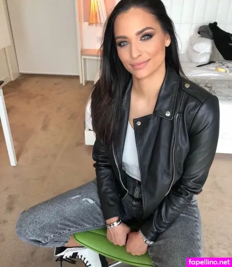 Amira Aly OnlyFans Thumbnail #j4W3MDipRC