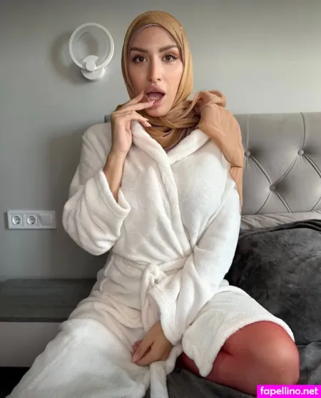 Amira Amour OnlyFans Thumbnail #vZcnPaRlmO