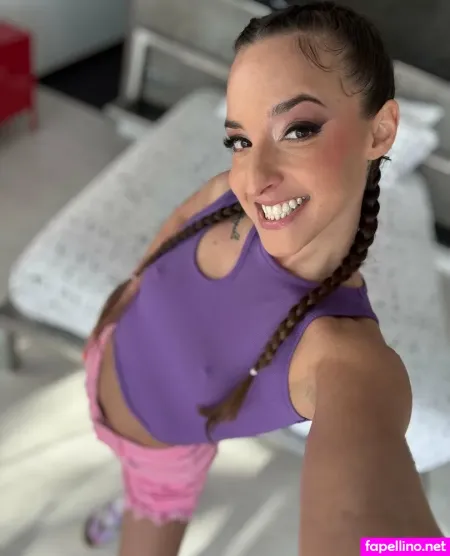 Amirahadarax OnlyFans Thumbnail #0qegPKCiik