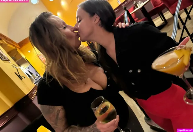 Amirahadarax OnlyFans Thumbnail #6U8sRmxTlm