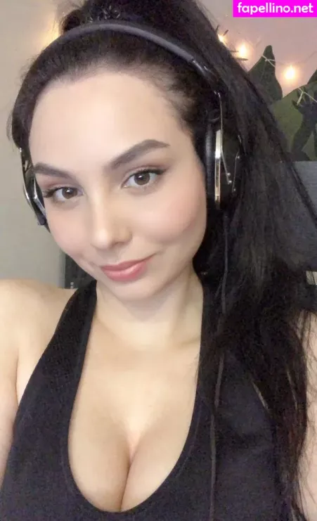 Amoremonica OnlyFans Thumbnail #rDfR8XKwWf