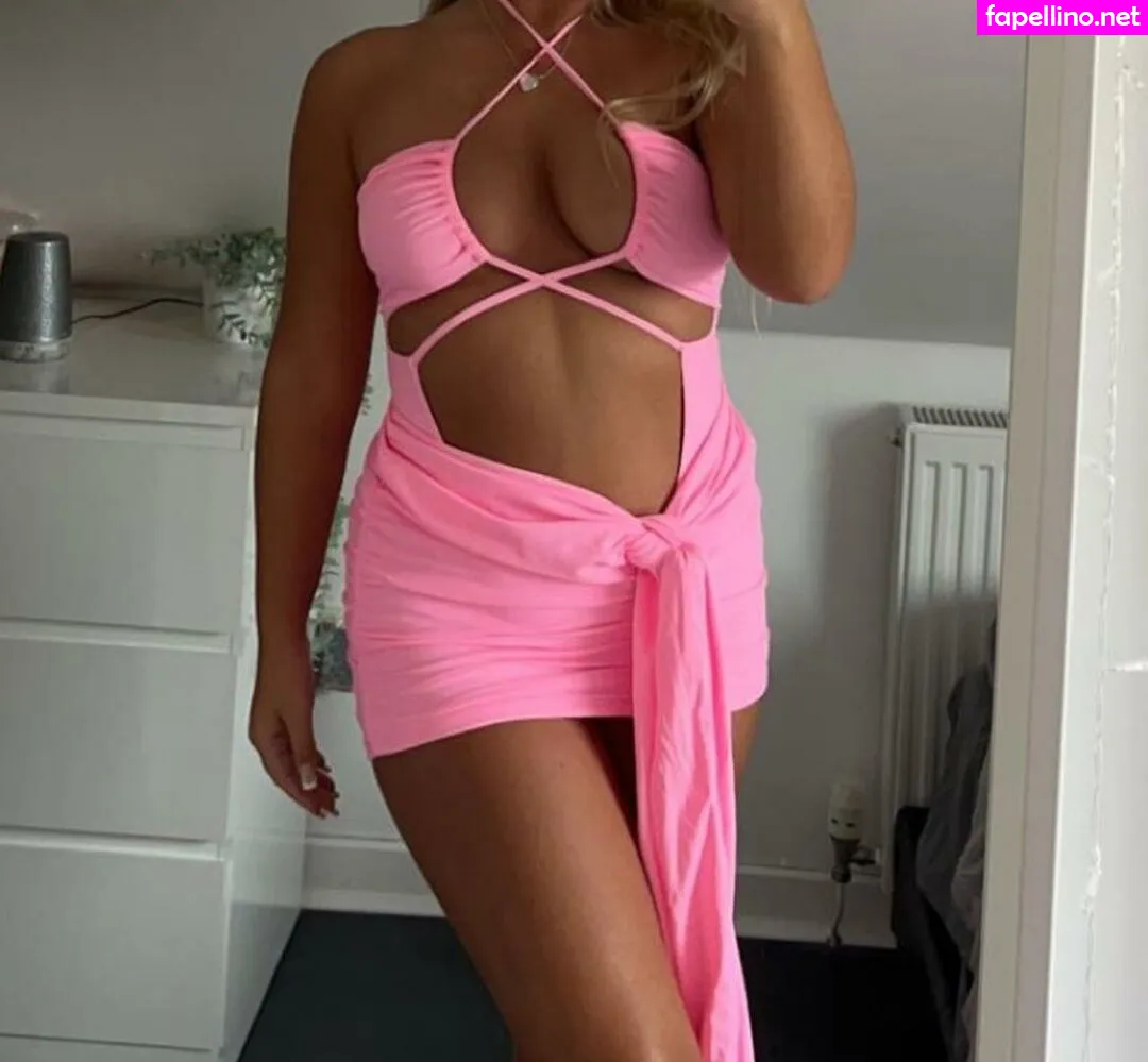 _amy.brown, amy_tenerifee, swettiedoc Nude Leaked OnlyFans Photo #HUCsp2Hzlg