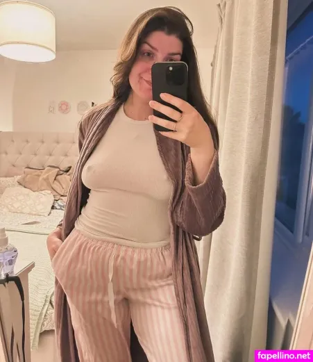 Amy Elle 3 OnlyFans Thumbnail #waVxm2NkdG