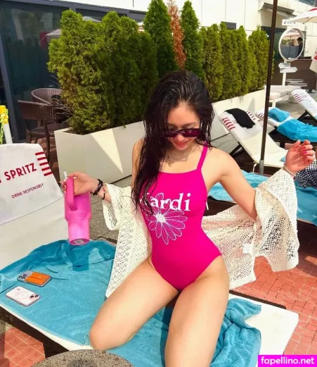 Amy H OnlyFans Thumbnail #i5q0f5aJwm