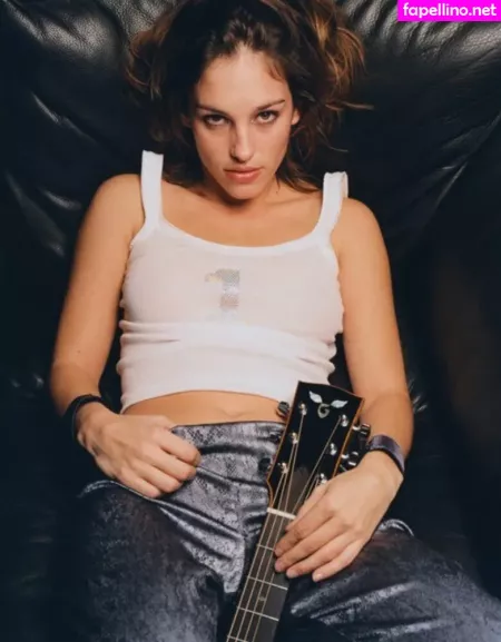 Amy Jo Johnson OnlyFans Thumbnail #DiSCgtYuXv