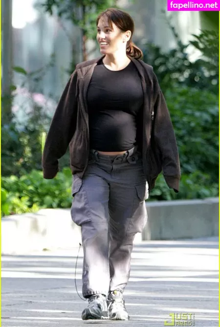 Amy Jo Johnson OnlyFans Thumbnail #FyoduB3Wuf