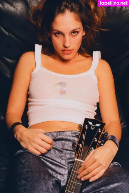 Amy Jo Johnson OnlyFans Thumbnail #TMnpdfp56z