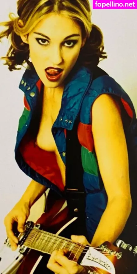 Amy Jo Johnson OnlyFans Thumbnail #b6Nm06POE3