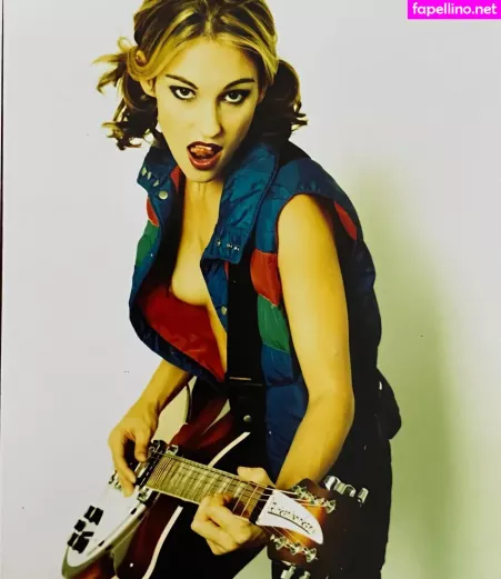 Amy Jo Johnson OnlyFans Thumbnail #k7zRADyiDK