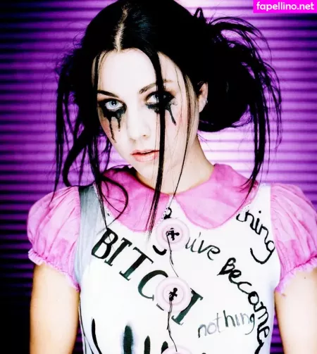 Amy Lee OnlyFans Thumbnail #w4SgypYh37