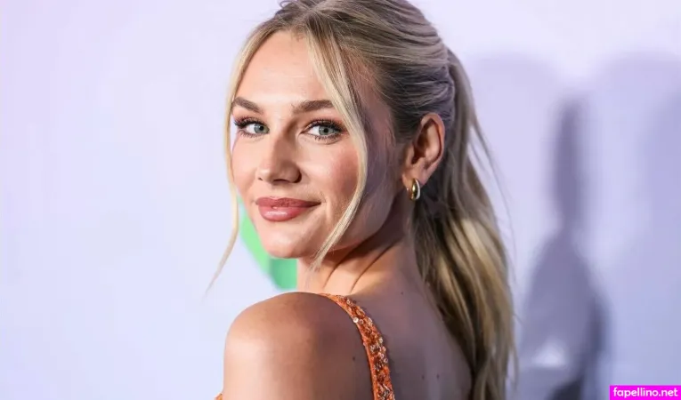 Amy Manford OnlyFans Thumbnail #vZcAViA1BL