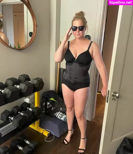 Amy Schumer OnlyFans Thumbnail #X8D0cd0gr0