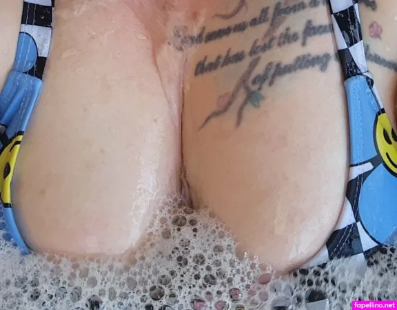 Amyaltgirlfree OnlyFans Thumbnail #xGKW6DyxDg