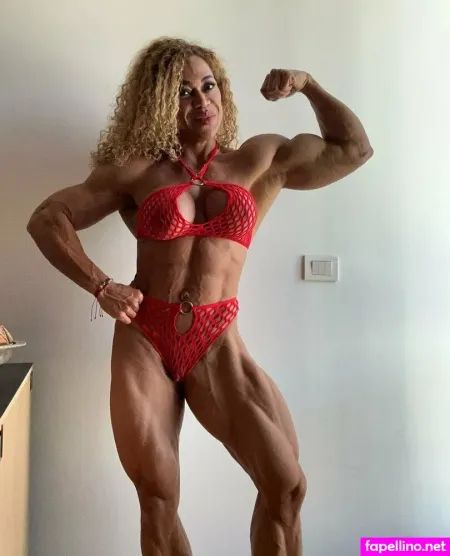 Amymuscle 8 OnlyFans Thumbnail #lg6E6nyeV1