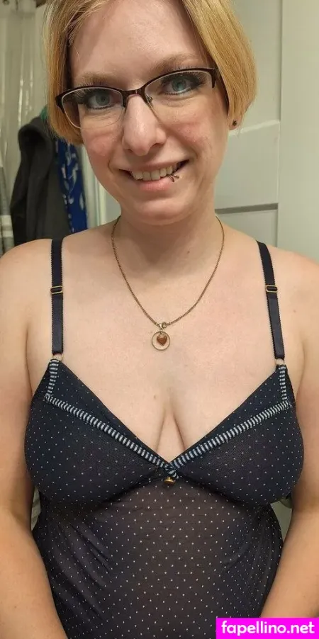 Amyparadise OnlyFans Thumbnail #yHigFbZvwN