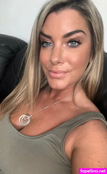 Amysolesx Main Profile Photo