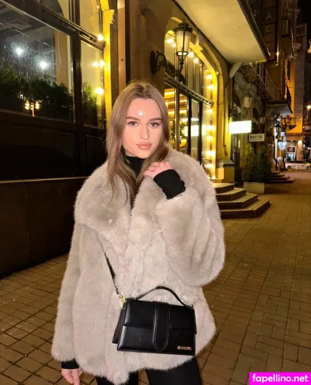 Amywinestine OnlyFans Thumbnail #bEYG6vmJXS