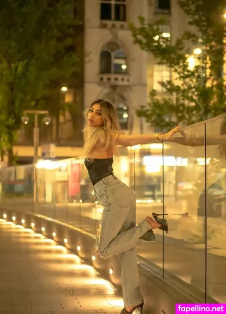 Ana Javdani OnlyFans Thumbnail #QLFG2FIkSN