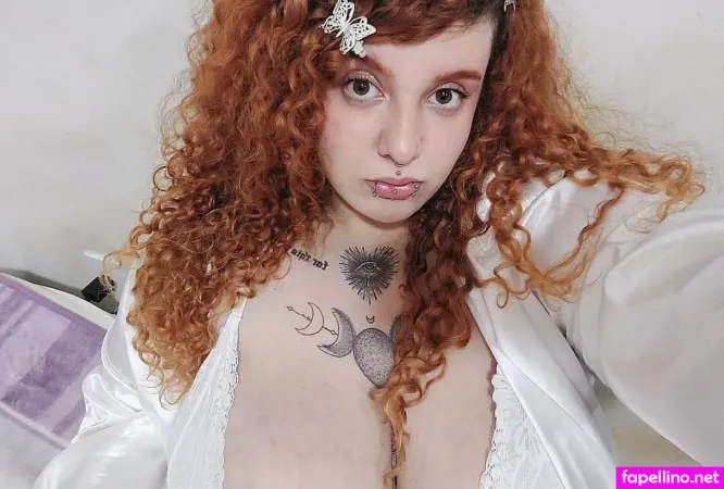Ana Julia De Melo Roter OnlyFans Thumbnail #t4xWUKeARA
