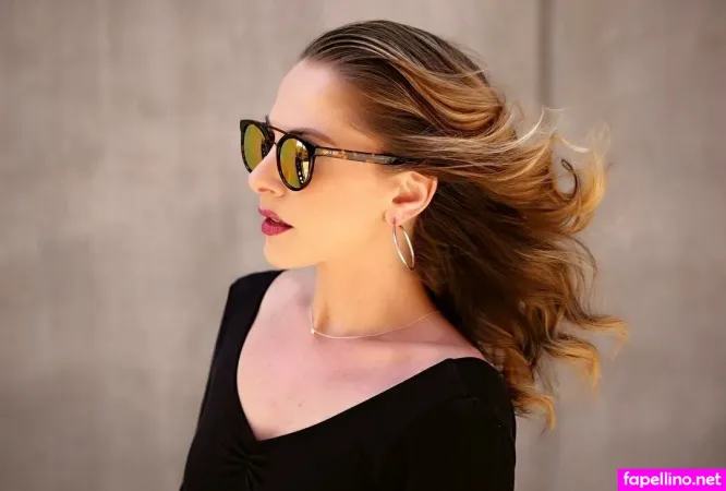 Ana Kasparian OnlyFans Thumbnail #Pfvhw4T0MB