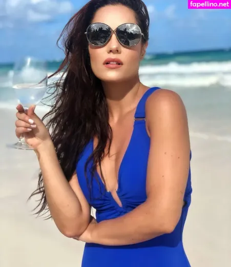 Ana Lucia Dominguez OnlyFans Thumbnail #4diCIm82x5