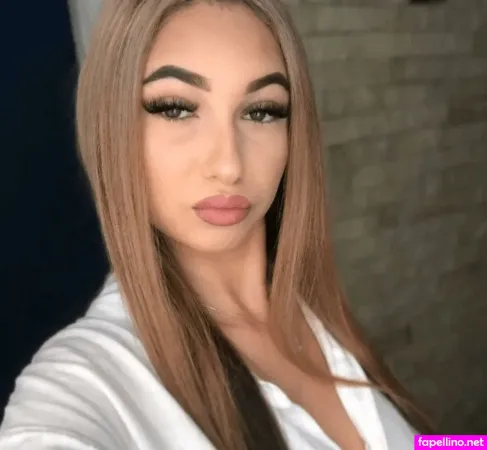 Ana Maria Caldararu OnlyFans Thumbnail #HGUkOSxSur