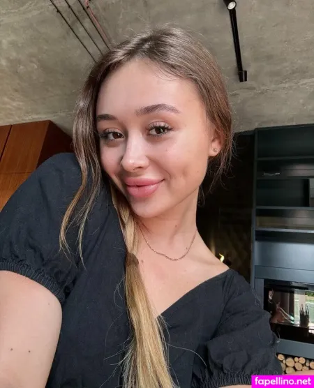 Ana Rom OnlyFans Thumbnail #p4dsUwVXnw