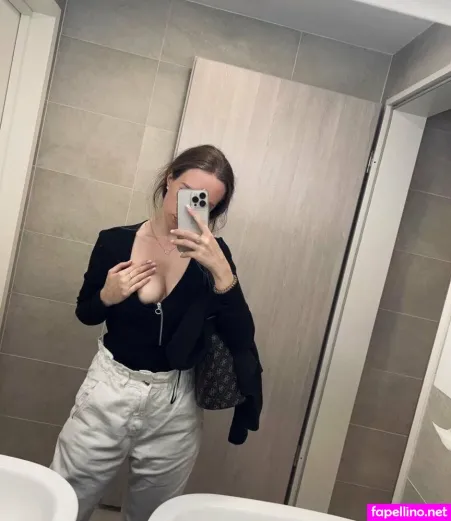 Anabeiie Karel OnlyFans Thumbnail #jhFZRYOuqo