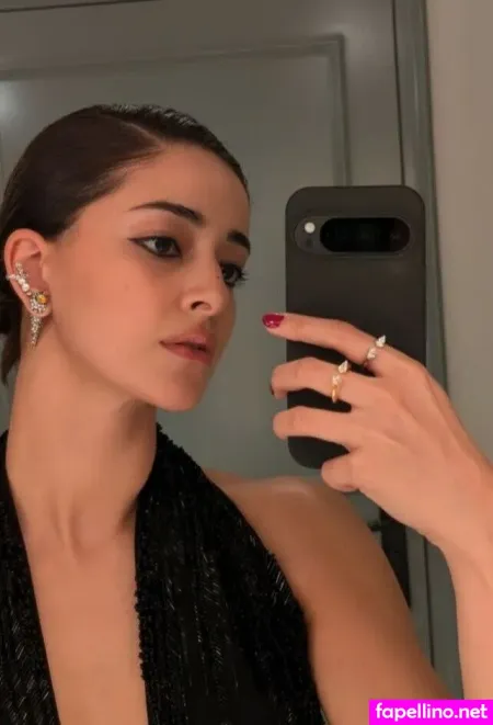 Ananya Pandey OnlyFans Thumbnail #tELqzSnEz0