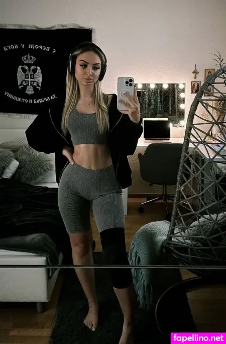 Anastasia Ciric OnlyFans Thumbnail #rYigCe3Gl4