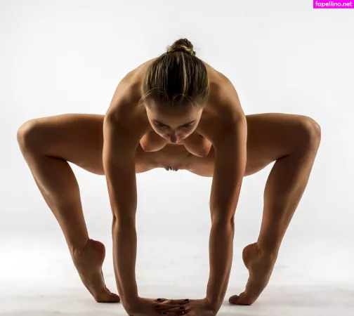 Anastasia Zavistovskaya OnlyFans Thumbnail #b4hwMdUYlw