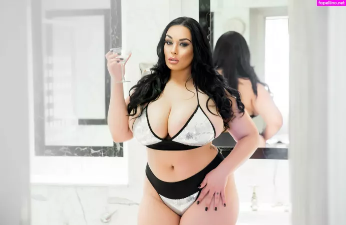 Anastasialux2 OnlyFans Thumbnail #mMzk85zAio