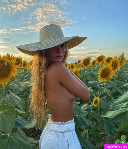 Andrea Dalmau OnlyFans Thumbnail #KmYm2ndVIh